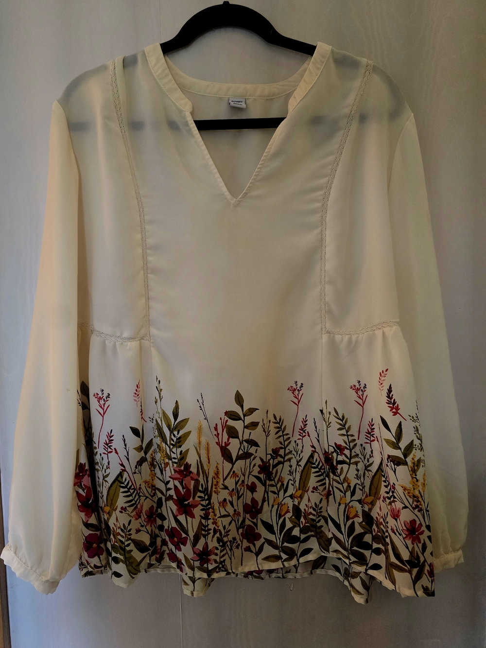 Old Navy Cream V-Neck Blouse with floral border print